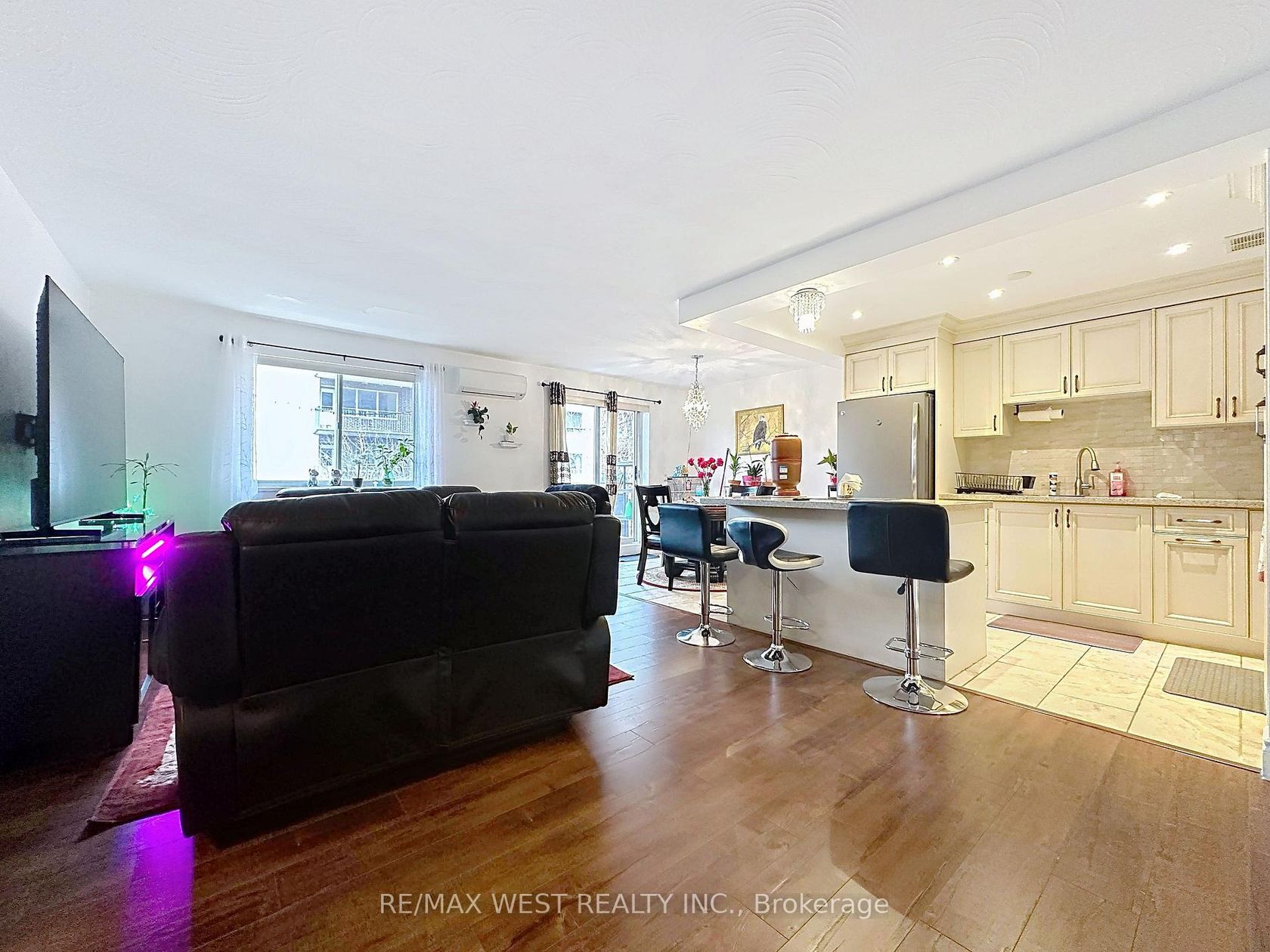 206 - 800 Kennedy Road, Ionview, Toronto 