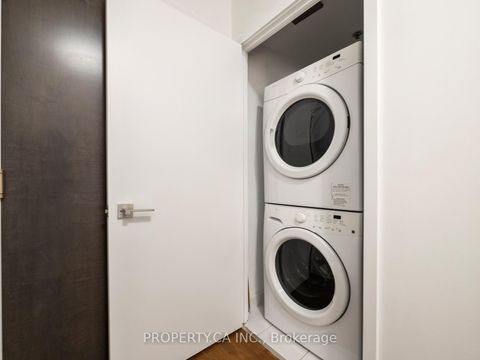 Photo 4 at 729 - 20 Minowan Miikan Lane, Little Portugal, Toronto