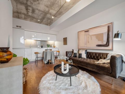 Photo 10 at 729 - 20 Minowan Miikan Lane, Little Portugal, Toronto