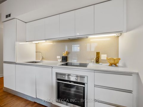 Photo 14 at 729 - 20 Minowan Miikan Lane, Little Portugal, Toronto