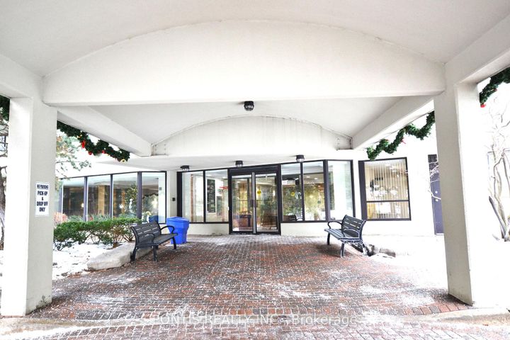 Photo 3 at 1008 - 24 HANOVER Road, Queen Street Corridor, Brampton