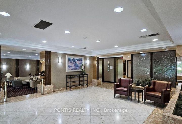 Photo 5 at 1008 - 24 HANOVER Road, Queen Street Corridor, Brampton