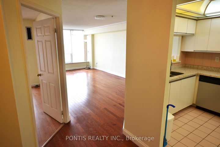 Photo 10 at 1008 - 24 HANOVER Road, Queen Street Corridor, Brampton