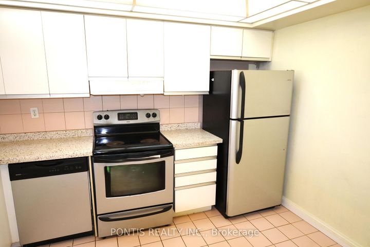 Photo 20 at 1008 - 24 HANOVER Road, Queen Street Corridor, Brampton