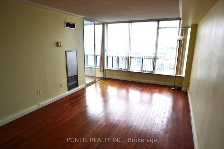 Photo 22 at 1008 - 24 HANOVER Road, Queen Street Corridor, Brampton