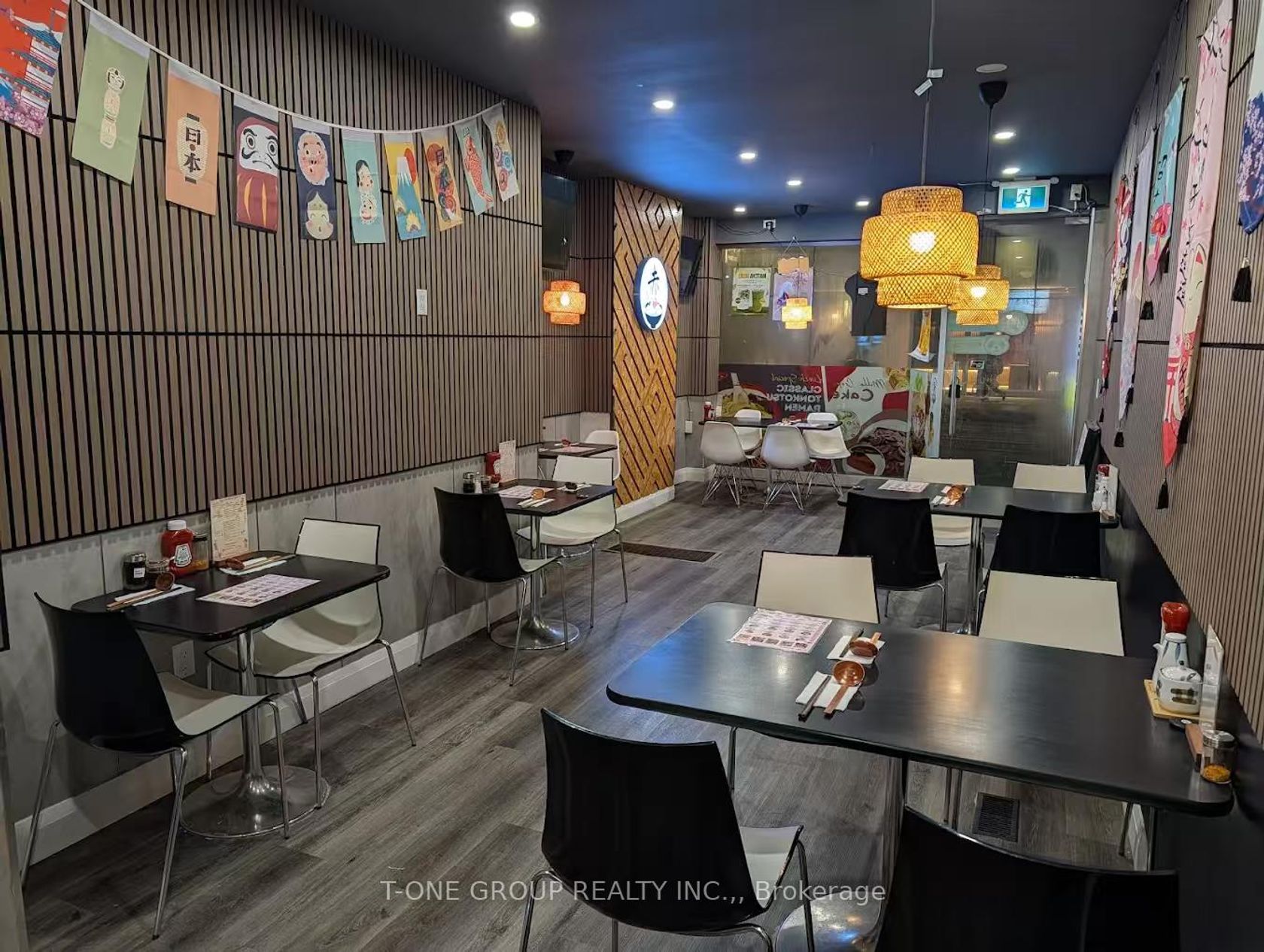 628 Yonge Street, Bay Street Corridor, Toronto photo number 2