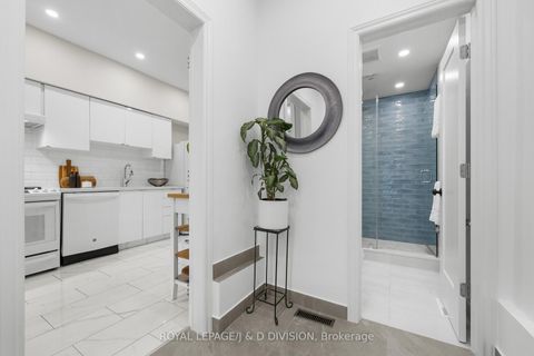 Photo 9 at 28 Argyle Street, Bellwoods, Toronto