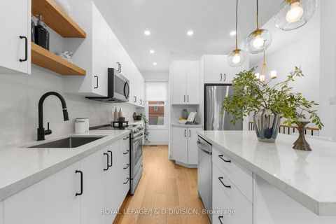 Photo 27 at 28 Argyle Street, Bellwoods, Toronto