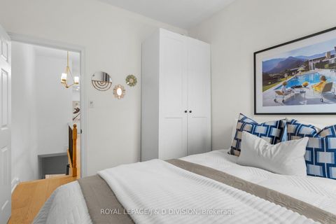 Photo 38 at 28 Argyle Street, Bellwoods, Toronto