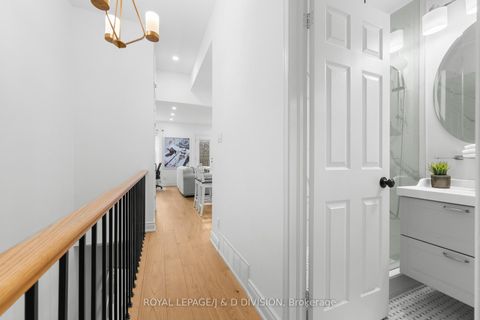 Photo 39 at 28 Argyle Street, Bellwoods, Toronto