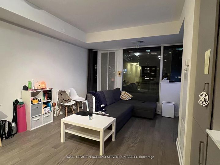 Photo 6 at 904 - 17 Dundonald Street, Yonge Corridor, Toronto