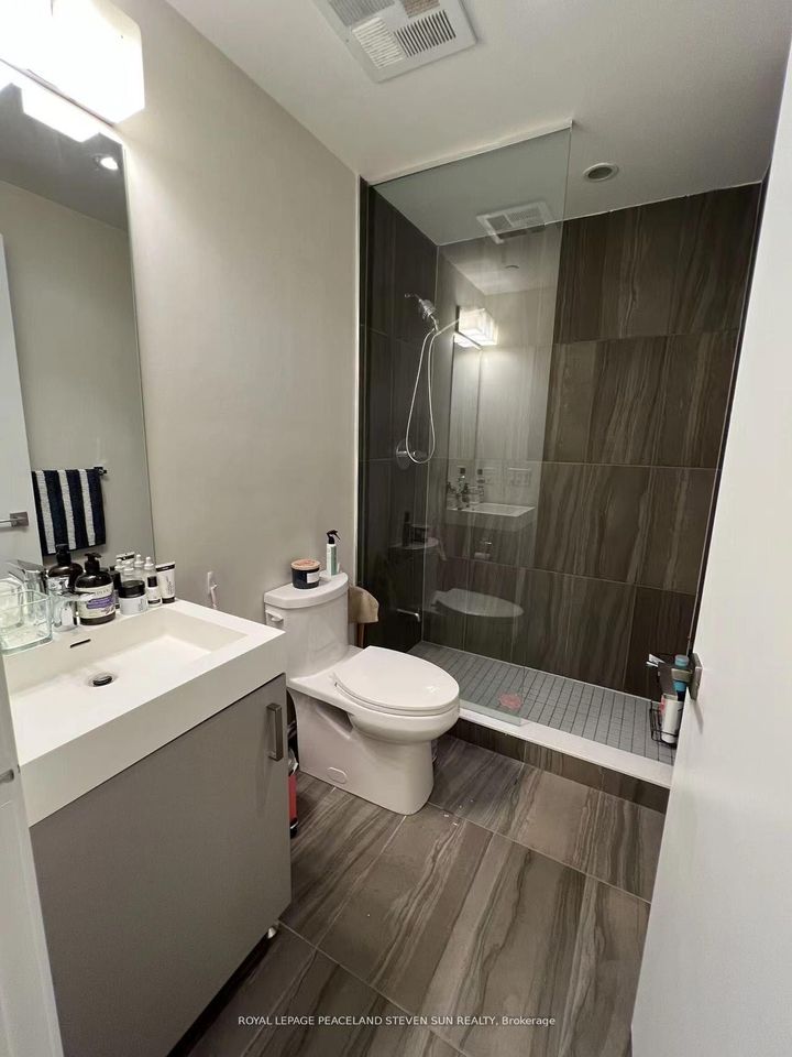 Photo 10 at 904 - 17 Dundonald Street, Yonge Corridor, Toronto