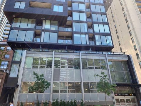 Photo 1 at 904 - 17 Dundonald Street, Yonge Corridor, Toronto