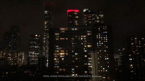 Photo 14 at 904 - 17 Dundonald Street, Yonge Corridor, Toronto