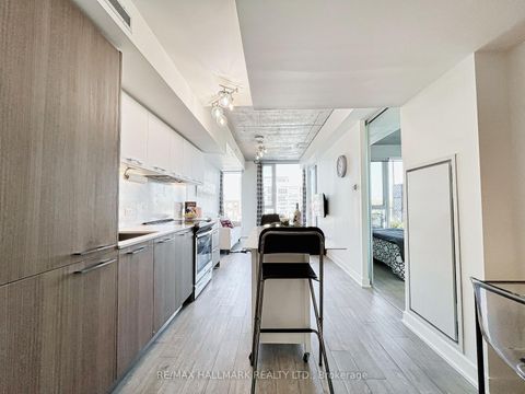 Photo 7 at 721 - 30 Baseball Place, South Riverdale, Toronto