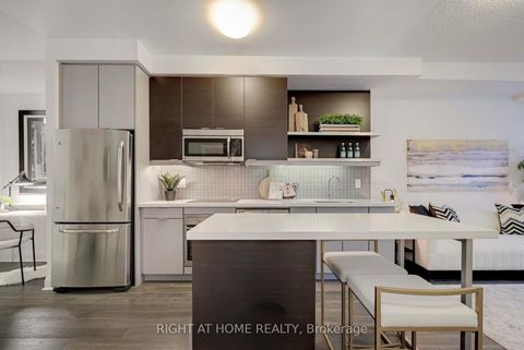 Photo 6 at 228 - 399 Spring Garden Avenue, Willowdale East, Toronto