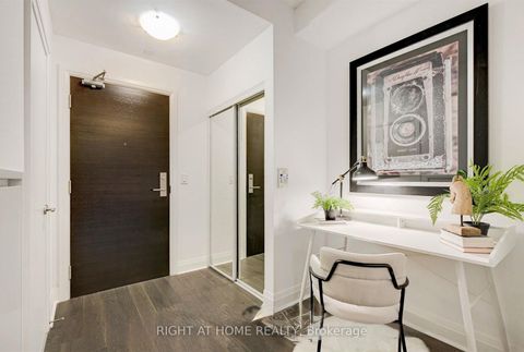 Photo 11 at 228 - 399 Spring Garden Avenue, Willowdale East, Toronto