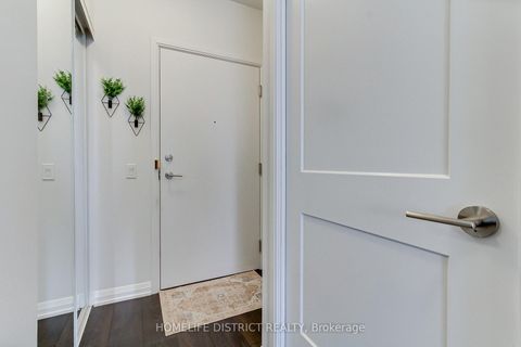 Photo 5 at 717 - 7895 JANE Street, Concord, Vaughan