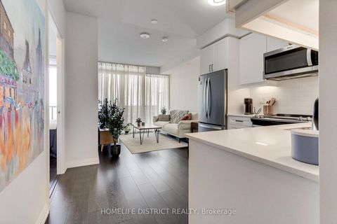 Photo 8 at 717 - 7895 JANE Street, Concord, Vaughan