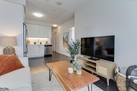 Photo 14 at 717 - 7895 JANE Street, Concord, Vaughan