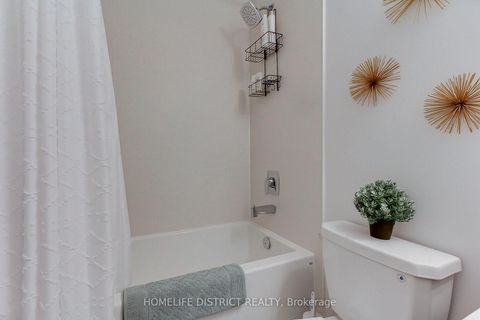 Photo 25 at 717 - 7895 JANE Street, Concord, Vaughan