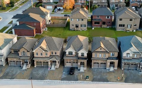 Photo 2 at 7 Stennett Drive, Keswick North, Georgina