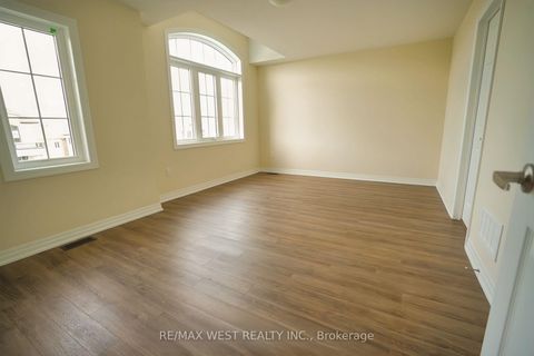 Photo 15 at 7 Stennett Drive, Keswick North, Georgina