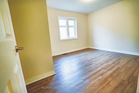 Photo 16 at 7 Stennett Drive, Keswick North, Georgina