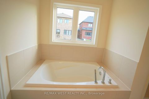 Photo 26 at 7 Stennett Drive, Keswick North, Georgina