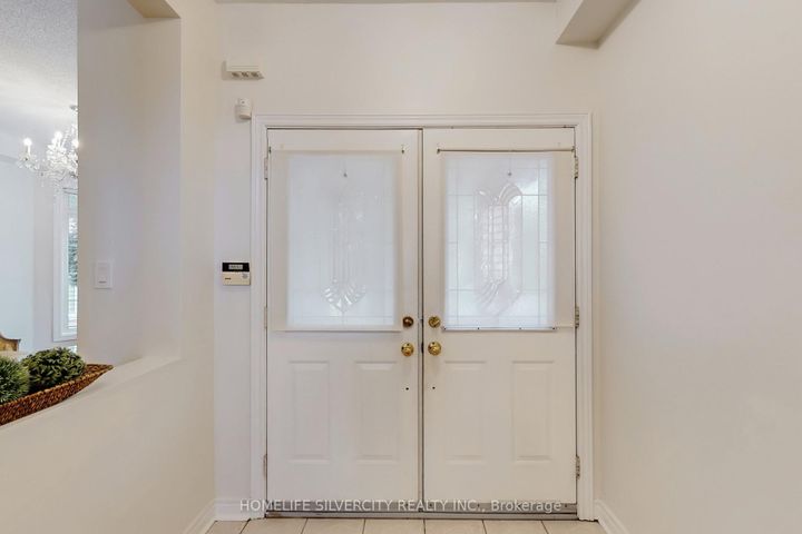 Photo 3 at 6 Rouge Fairway Street, Rouge Fairways, Markham