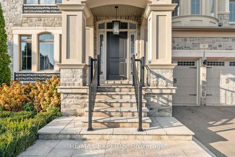 Photo 4 at 32 James Stokes Court, King City, King