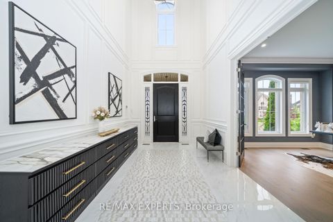 Photo 5 at 32 James Stokes Court, King City, King