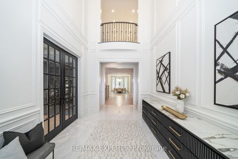 Photo 6 at 32 James Stokes Court, King City, King