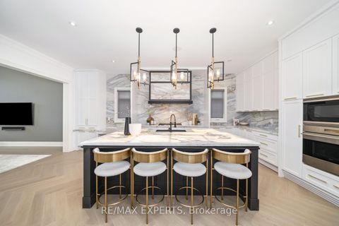 Photo 11 at 32 James Stokes Court, King City, King