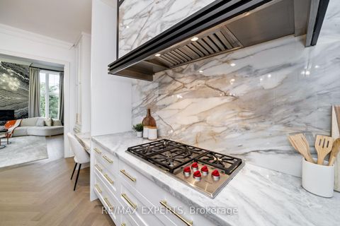 Photo 14 at 32 James Stokes Court, King City, King