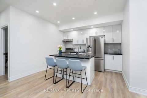 Photo 31 at 32 James Stokes Court, King City, King