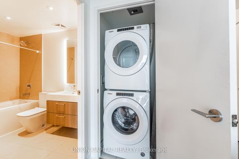 Photo 13 at 3709 - 1 Yorkville Avenue, Annex, Toronto