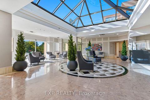 Photo 2 at 111 - 14924 Yonge Street, Aurora Highlands, Aurora