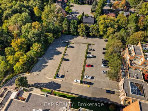 Photo 26 at 111 - 14924 Yonge Street, Aurora Highlands, Aurora