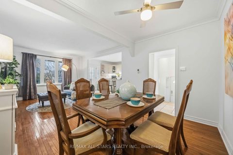 Photo 4 at 28 Hubert Avenue, Birchmount, Toronto