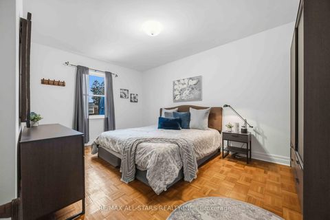 Photo 8 at 28 Hubert Avenue, Birchmount, Toronto