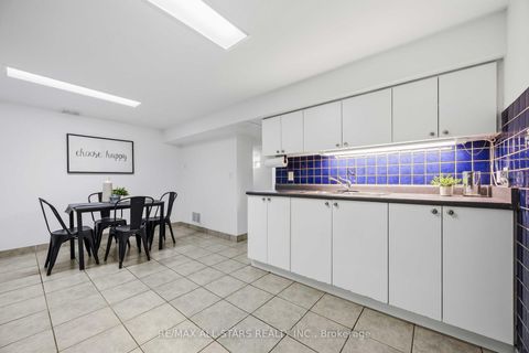 Photo 15 at 28 Hubert Avenue, Birchmount, Toronto