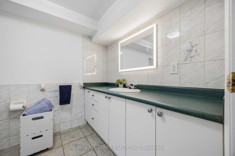 Photo 21 at 28 Hubert Avenue, Birchmount, Toronto