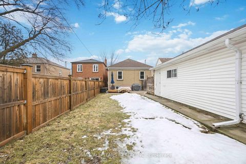 Photo 22 at 28 Hubert Avenue, Birchmount, Toronto