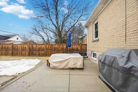 Photo 25 at 28 Hubert Avenue, Birchmount, Toronto
