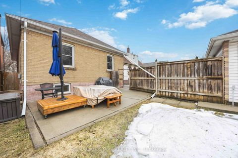 Photo 26 at 28 Hubert Avenue, Birchmount, Toronto