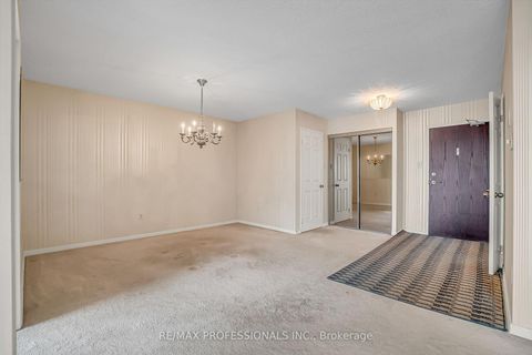 Photo 8 at 2005 - 33 Elmhurst Avenue, Westgate, Toronto