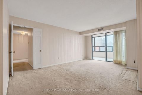 Photo 11 at 2005 - 33 Elmhurst Avenue, Westgate, Toronto