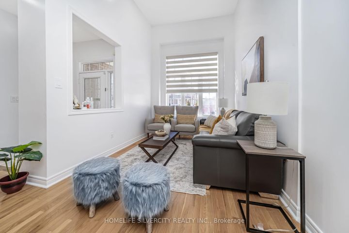 Photo 5 at 18 Finlayson Crescent, Wellington, Brampton