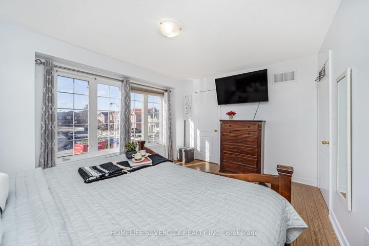 Photo 31 at 18 Finlayson Crescent, Wellington, Brampton